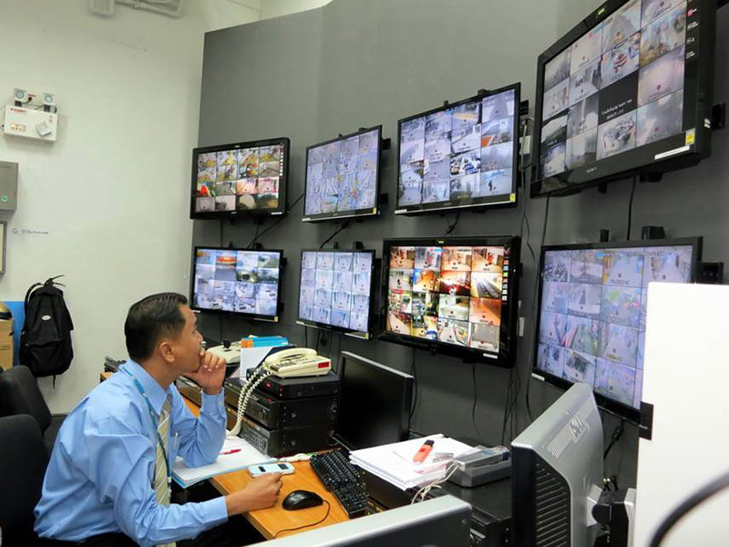 BẢO VỆ PHÒNG ĐIỀU KHIỂN TRUNG TÂM QUAN SÁT CAMERA